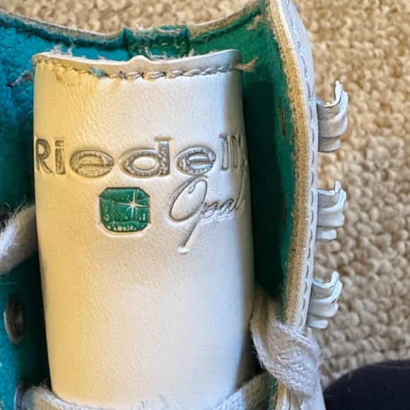 Riedel White Skates with Blade Covers - Sz J12 - Picture 6 of 8